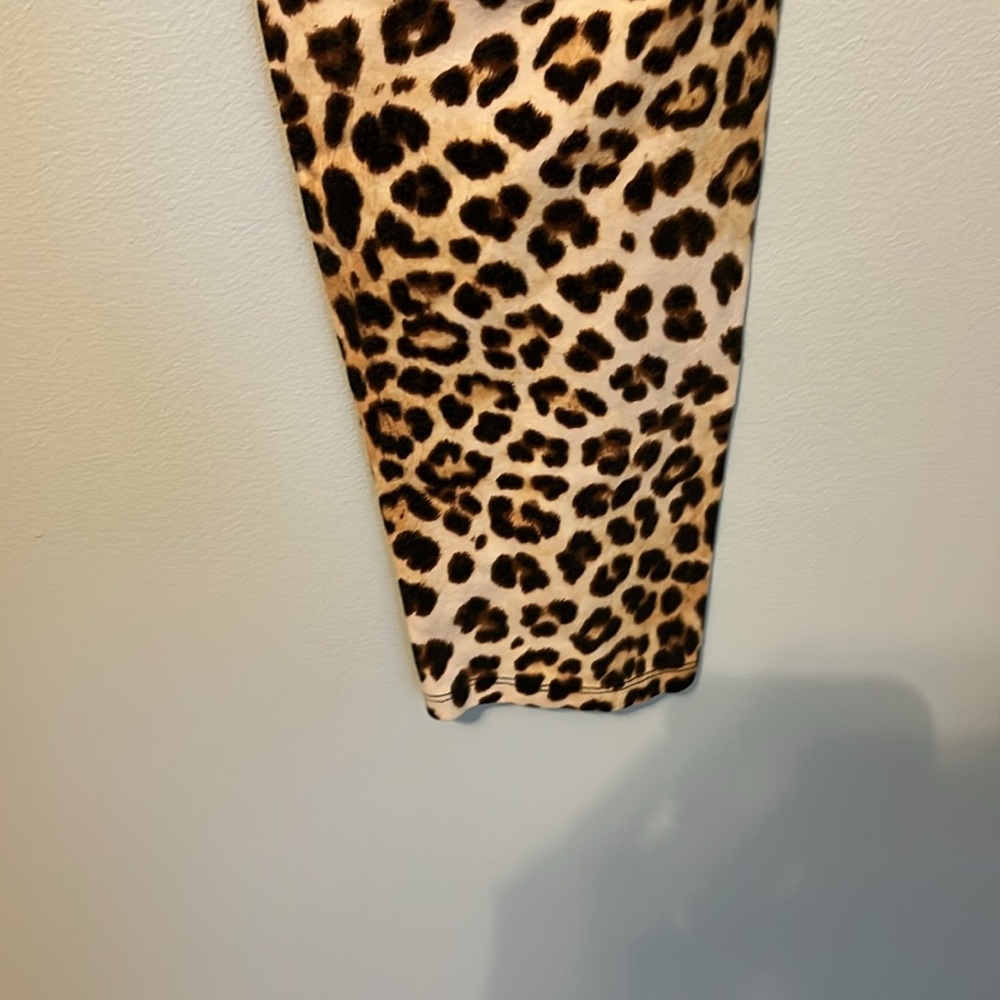 City Streets Cropped Leggings - Picture 2 of 3